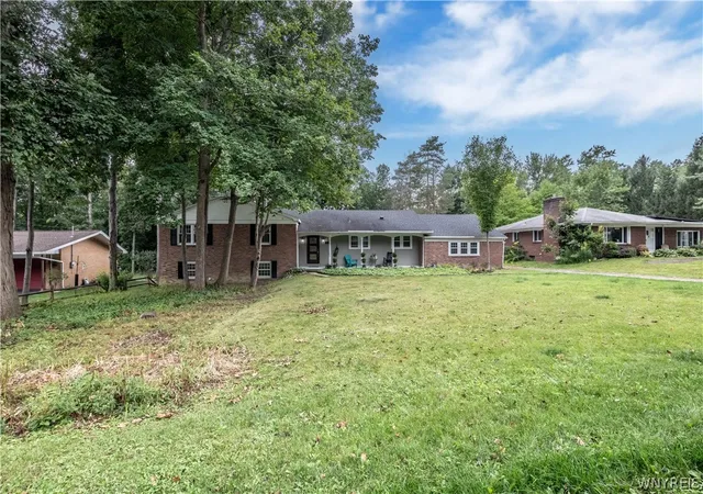 Photo 3 of Single family home for sale at 20 Nieman Dr, Orchard Park, NY 14127 | MLS# B1708752 | Listing updated on 2026-09-06