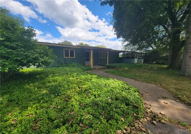 Photo 2 of Sale Pending at 7670 River Rd, Baldwinsville, NY 13027 | MLS# S1708377 | Listing updated on 2026-08-26