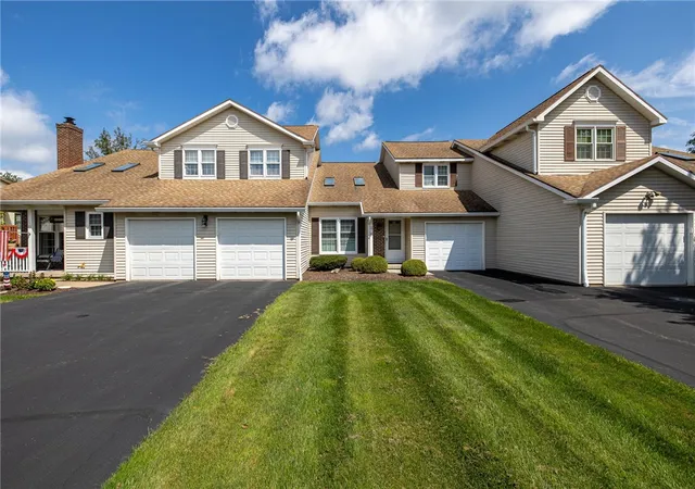 Photo 3 of Sale Pending at 12 Pumpkin Hl, Rochester, NY 14624 | MLS# R1707516 | Listing updated on 2026-08-28