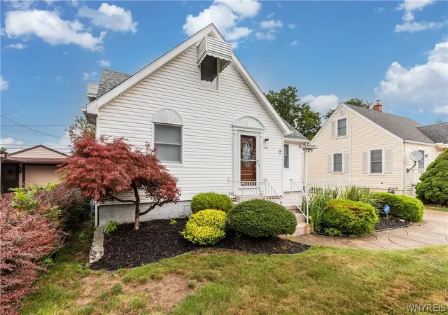Photo 2 of Sale Pending at 100 Greenfield Ave, Buffalo, NY 14224 | MLS# B1704669 | Listing updated on 2026-08-31