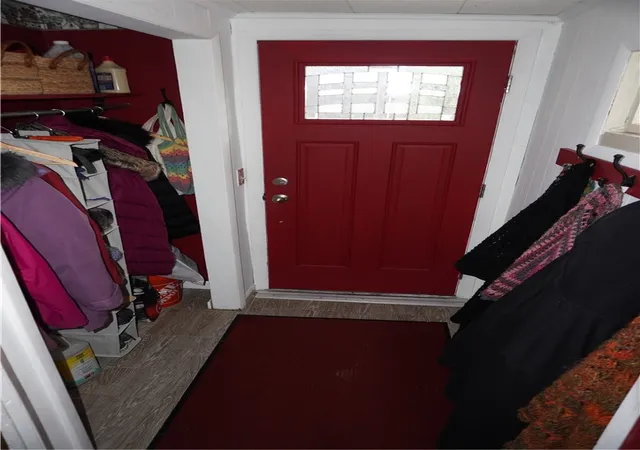 Photo 3 of Sale Pending at 224 Mallard Dr, Rochester, NY 14622 | MLS# R1708547 | Listing updated on 2026-09-01