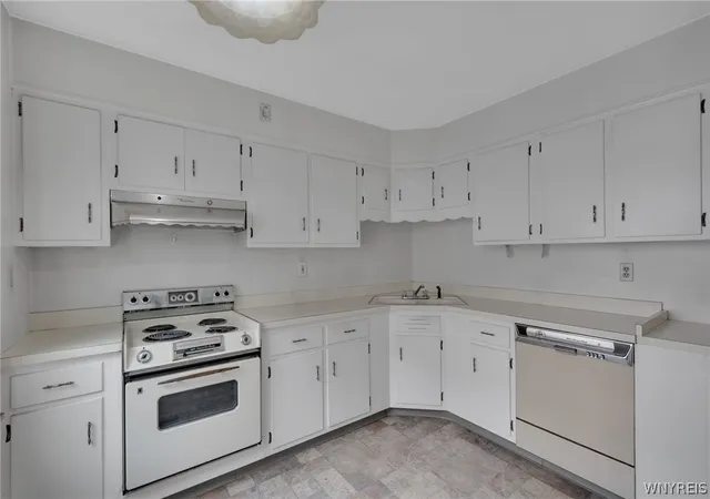 Listing Photo 5 - Condo for sale in building located at 44 George Urban Blvd, Buffalo, NY 14225