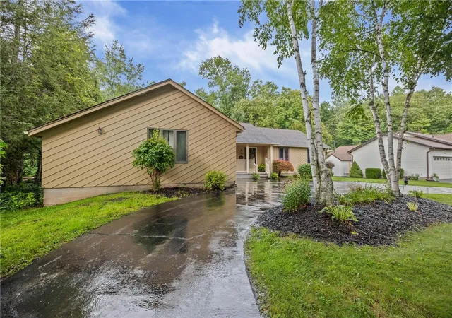 Photo 3 of Sale Pending at 291 Creighton Ln, Rochester, NY 14612 | MLS# R1708858 | Listing updated on 2026-09-13