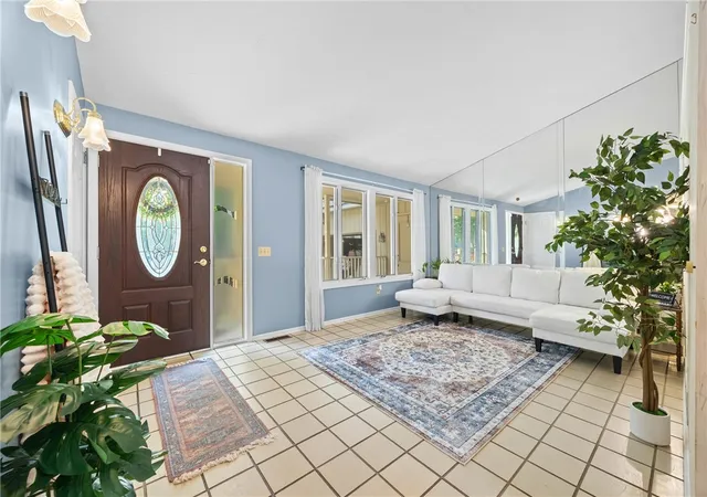 Photo 4 of Sale Pending at 291 Creighton Ln, Rochester, NY 14612 | MLS# R1708858 | Listing updated on 2026-09-13