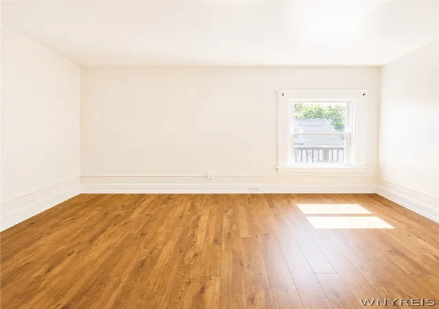 Listing Photo 5 - Condo for sale in building located at 1727 Fry Ave, Niagara Falls, NY 14301
