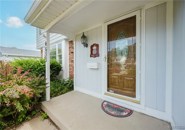 Photo 3 of Sale Pending at 4633 Deerfield Rd, Hamburg, NY 14075 | MLS# B1708215 | Listing updated on 2026-08-24