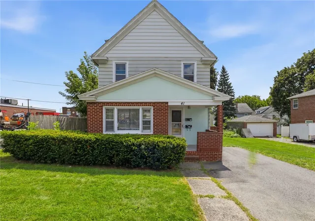Photo 3 of Sale Pending at 41 Crittenden Blvd, Rochester, NY 14620 | MLS# R1708010 | Listing updated on 2026-08-31