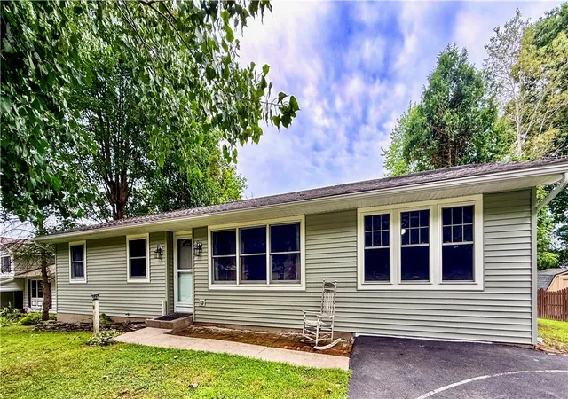 Photo 2 of Single family home for sale at 2784 White Birch Ln, Auburn, NY 13021 | MLS# R1708787 | Listing updated on 2026-09-02