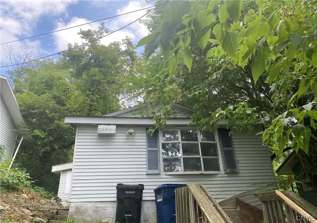 Photo 2 of Single family home for sale at 151 Arsenal Dr, Syracuse, NY 13205 | MLS# S1708041 | Listing updated on 2026-08-21