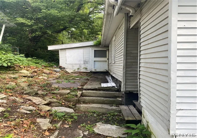 Photo 3 of Single family home for sale at 151 Arsenal Dr, Syracuse, NY 13205 | MLS# S1708041 | Listing updated on 2026-08-21