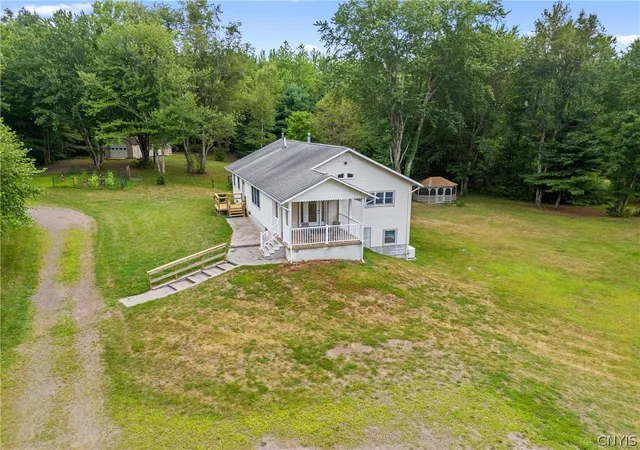 Single family home for sale at 145 Island Rd, Phoenix, NY 13135 | MLS# S1708841