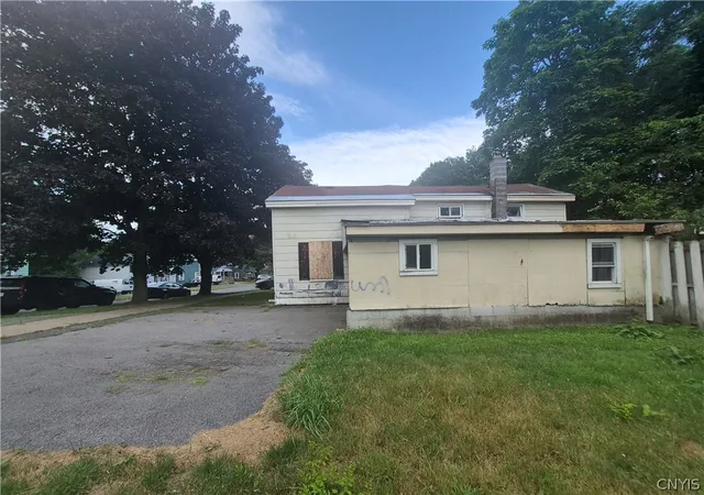 Photo 2 of Single family home for sale at 508 Rochester St, Fulton, NY 13069 | MLS# S1700955 | Listing updated on 2026-09-09