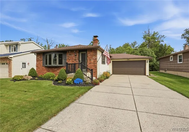 Photo 3 of Sale Pending at 202 Barbados Dr, Buffalo, NY 14227 | MLS# B1708340 | Listing updated on 2026-08-28