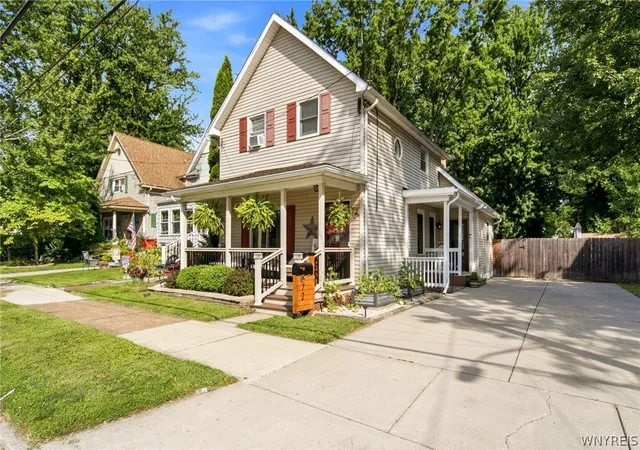 Photo 3 of Single family home for sale at 72 Simson St, North Tonawanda, NY 14150 | MLS# B1706234 | Listing updated on 2026-08-28