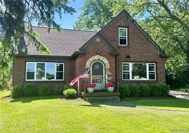 Photo 1 of Sale Pending at 2255 Berg Rd, West Seneca, NY 14218 | MLS# B1708844 | Listing updated on 2026-08-26