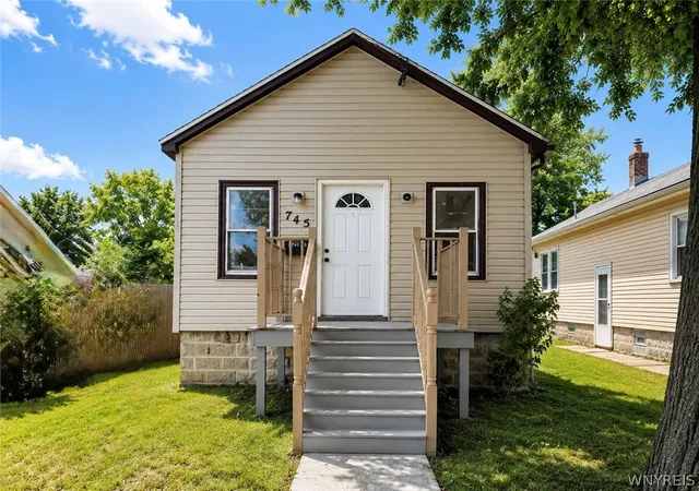 Photo 1 of Single family home for sale at 745 19th St, Niagara Falls, NY 14301 | MLS# B1708628 | Listing updated on 2026-08-21