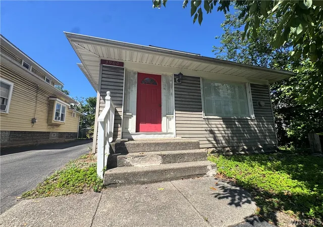 Photo 2 of Single family home for sale at 3900 Bailey Ave, Amherst, NY 14226 | MLS# B1707573 | Listing updated on 2026-08-24
