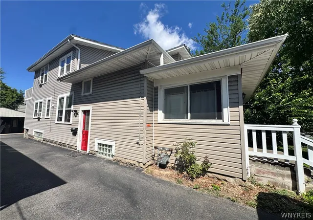 Photo 3 of Single family home for sale at 3900 Bailey Ave, Amherst, NY 14226 | MLS# B1707573 | Listing updated on 2026-08-24