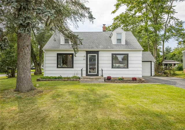 Photo 2 of Sale Pending at 423 Howard Rd, Gates, NY 14606 | MLS# R1708940 | Listing updated on 2026-09-08