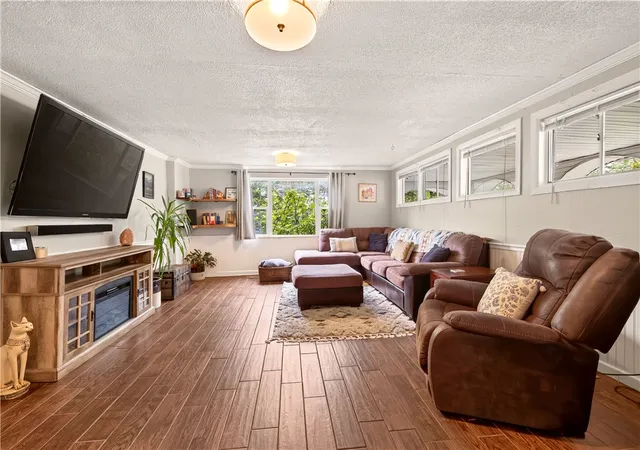Photo 3 of Sale Pending at 465 Hollybrook Rd, Henrietta, NY 14623 | MLS# R1708438 | Listing updated on 2026-09-01