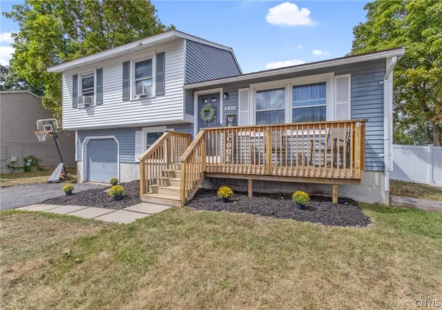 Photo 1 of Single family home for sale at 7388 Oakpost Rd, Clay, NY 13088 | MLS# S1707332 | Listing updated on 2026-08-21