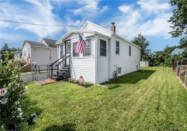 Photo 1 of Sale Pending at 3032 Petroleum St St, Niagara, NY 14305 | MLS# B1708838 | Listing updated on 2026-09-09