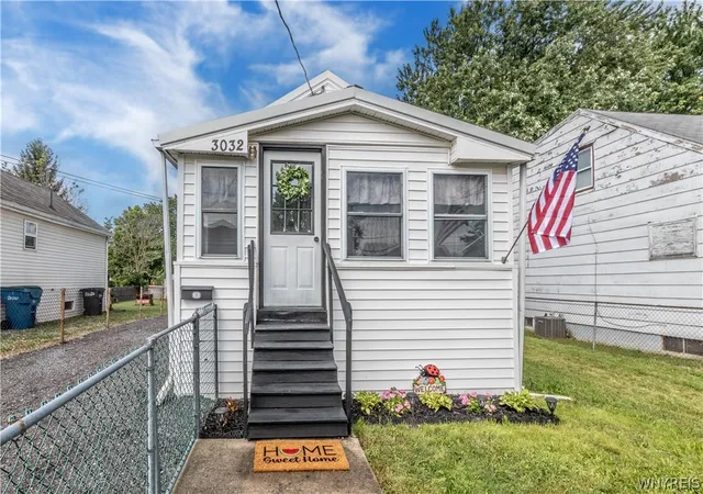 Photo 2 of Sale Pending at 3032 Petroleum St St, Niagara, NY 14305 | MLS# B1708838 | Listing updated on 2026-09-09