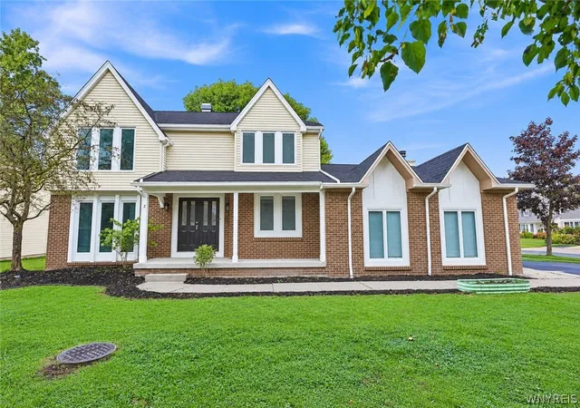 Photo 2 of Sale Pending at 2 Greencastle Ln, Amherst, NY 14221 | MLS# B1709024 | Listing updated on 2026-09-15