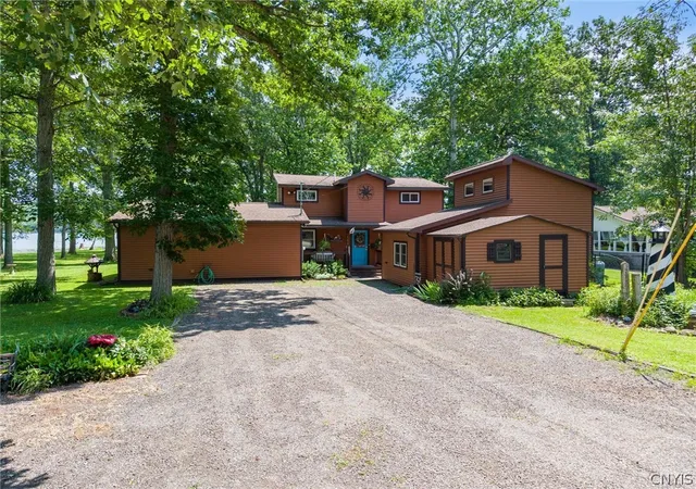 Photo 2 of Single family home for sale at 185 Fire Lane 12, Cato, NY 13080 | MLS# S1707135 | Listing updated on 2026-08-30