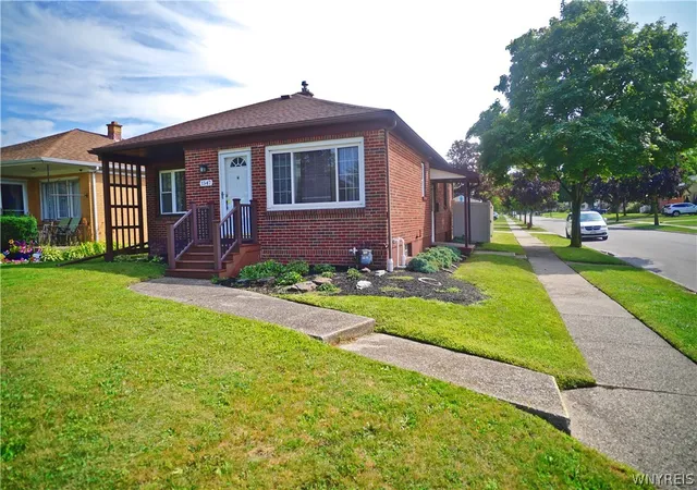 Photo 1 of Sale Pending at 1547 Colvin Blvd, Tonawanda, NY 14223 | MLS# B1708655 | Listing updated on 2026-09-17