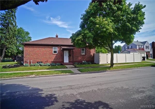 Photo 2 of Sale Pending at 1547 Colvin Blvd, Tonawanda, NY 14223 | MLS# B1708655 | Listing updated on 2026-09-17