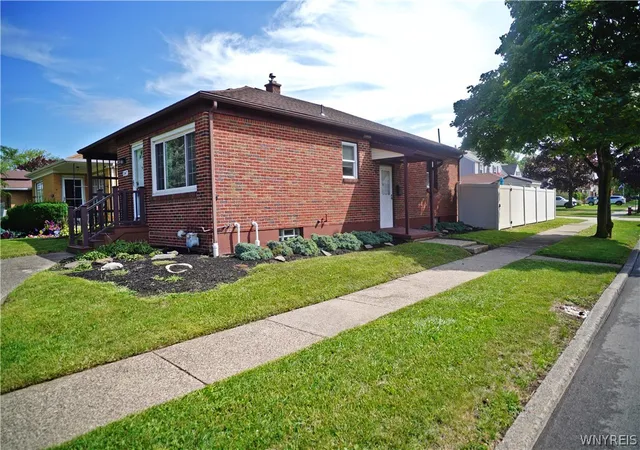 Photo 3 of Sale Pending at 1547 Colvin Blvd, Tonawanda, NY 14223 | MLS# B1708655 | Listing updated on 2026-09-17