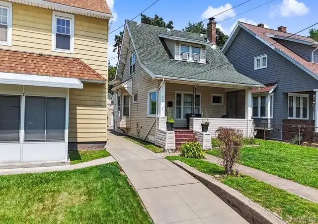 Photo 2 of Single family home for sale at 616 Chilton Ave, Niagara Falls, NY 14301 | MLS# B1702594 | Listing updated on 2026-08-21