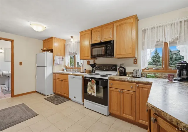 Photo 3 of Sale Pending at 111 Patricia Dr, Salina, NY 13212 | MLS# S1707364 | Listing updated on 2026-09-03