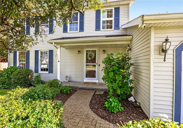 Photo 2 of Sale Pending at 8 Yellowrose Cir, Clarkson, NY 14420 | MLS# R1708924 | Listing updated on 2026-09-02