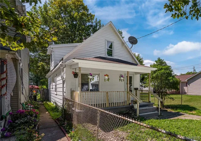 Photo 2 of Single family home for sale at 2215 Cudaback Ave, Niagara Falls, NY 14303 | MLS# B1708385 | Listing updated on 2026-08-21