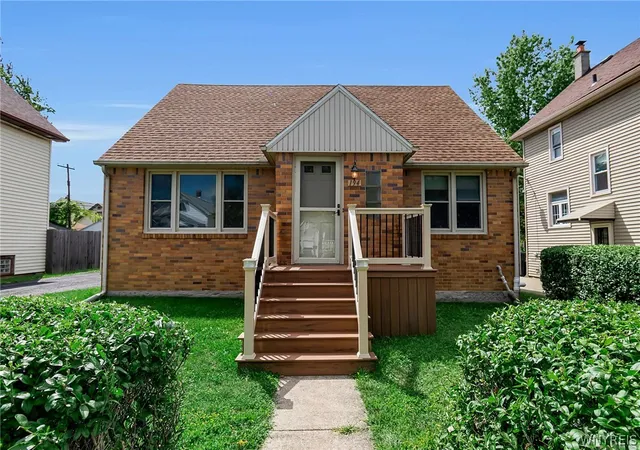 Photo 1 of Sale Pending at 194 Tremaine Ave, Tonawanda, NY 14217 | MLS# B1709015 | Listing updated on 2026-09-10