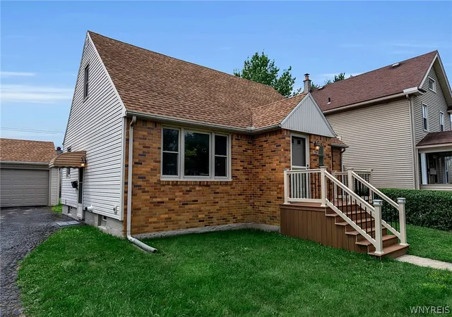 Photo 2 of Sale Pending at 194 Tremaine Ave, Tonawanda, NY 14217 | MLS# B1709015 | Listing updated on 2026-09-10