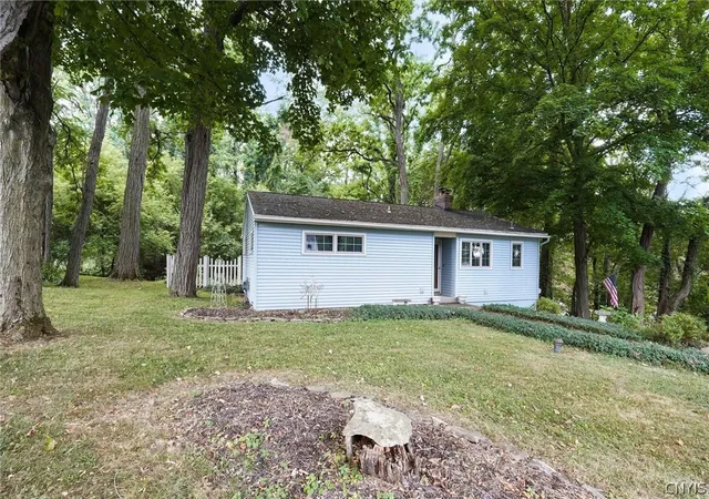 Photo 3 of Sale Pending at 415 Yorkshire Blvd, Camillus, NY 13219 | MLS# S1707090 | Listing updated on 2026-08-28