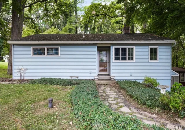 Photo 4 of Sale Pending at 415 Yorkshire Blvd, Camillus, NY 13219 | MLS# S1707090 | Listing updated on 2026-08-28