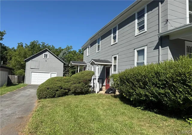 Photo 2 of Sale Pending at 118 Chapel St, Manlius, NY 13066 | MLS# S1709037 | Listing updated on 2026-09-04