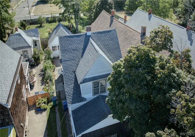 Photo 3 of Sale Pending at 181 Titus Ave, Buffalo, NY 14211 | MLS# B1709111 | Listing updated on 2026-08-31