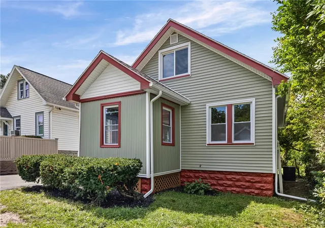 Photo 3 of Single family home for sale at 37 Glenora Dr, Greece, NY 14615 | MLS# R1708871 | Listing updated on 2026-09-06
