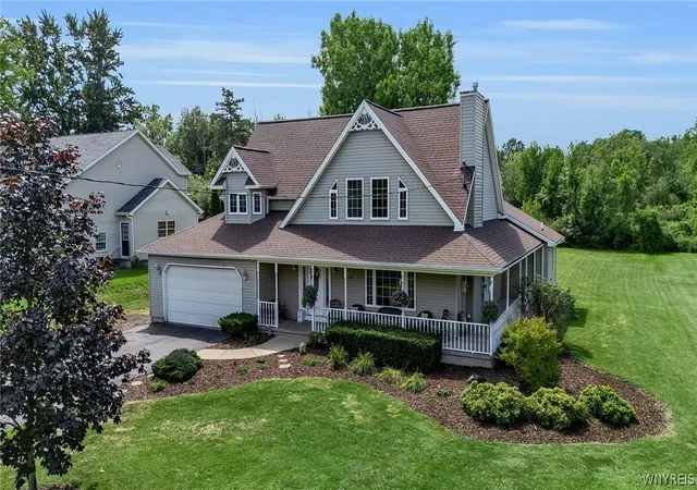 Photo 2 of Sale Pending at 5746 Stone Rd, Lockport Town, NY 14094 | MLS# B1708637 | Listing updated on 2026-09-10