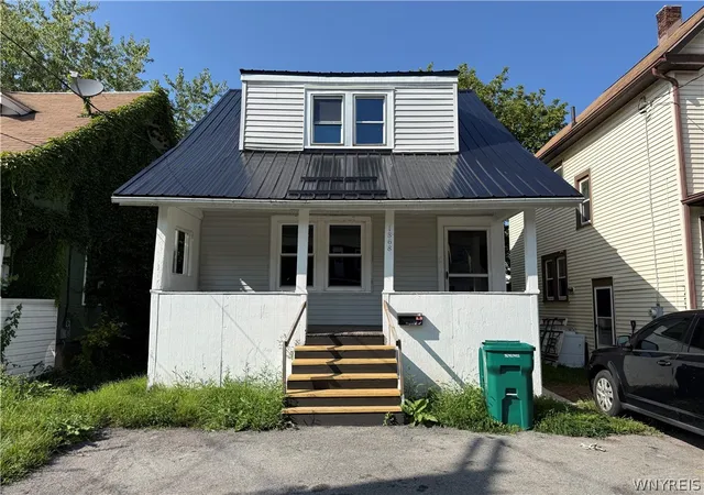 Photo 1 of Single family home for sale at 1868 Weston Ave, Niagara Falls, NY 14305 | MLS# B1709127 | Listing updated on 2026-08-21