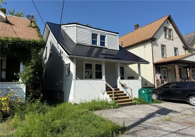 Photo 2 of Single family home for sale at 1868 Weston Ave, Niagara Falls, NY 14305 | MLS# B1709127 | Listing updated on 2026-08-21