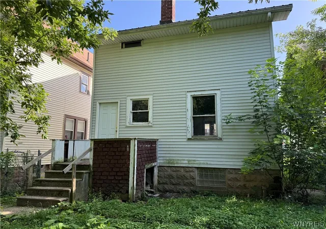 Photo 3 of Single family home for sale at 1868 Weston Ave, Niagara Falls, NY 14305 | MLS# B1709127 | Listing updated on 2026-08-21