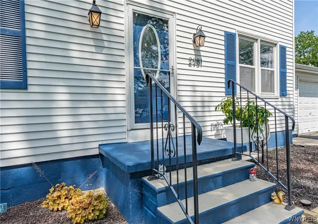 Photo 3 of Sale Pending at 2981 Pearce Rd, Wheatfield, NY 14120 | MLS# B1708199 | Listing updated on 2026-08-28