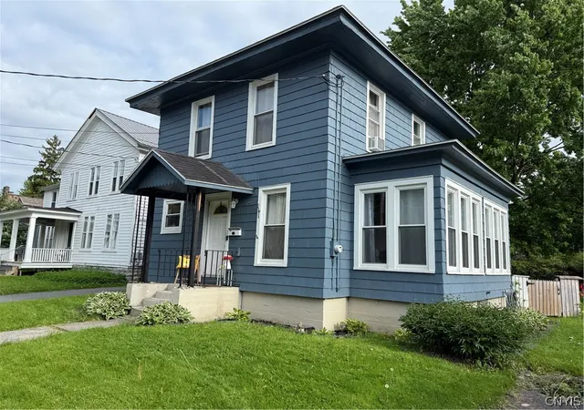 Photo 3 of Single family home for sale at 451 W Ten Eyck St, Watertown City, NY 13601 | MLS# S1709172 | Listing updated on 2026-08-22