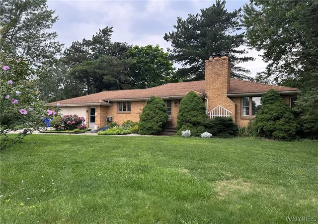 Photo 1 of Sale Pending at 8340 Hirschwood Dr, Clarence, NY 14221 | MLS# B1706273 | Listing updated on 2026-09-02